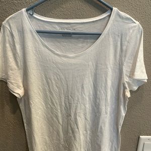 Ann Taylor Factory Women’s White Tee size Large